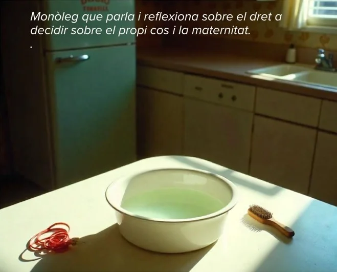 A LA TAULA DE LA CUINA - TERESA GELPÍ -